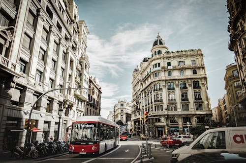 Gratis lagerfoto af Barcelona, biler, bus