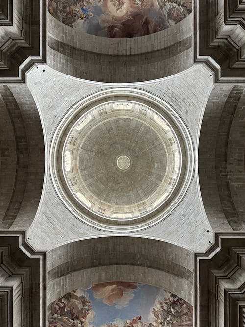 Gratis arkivbilde med interiør, katedral, katolsk