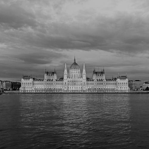 Immagine gratuita di bianco e nero, Budapest, danubio