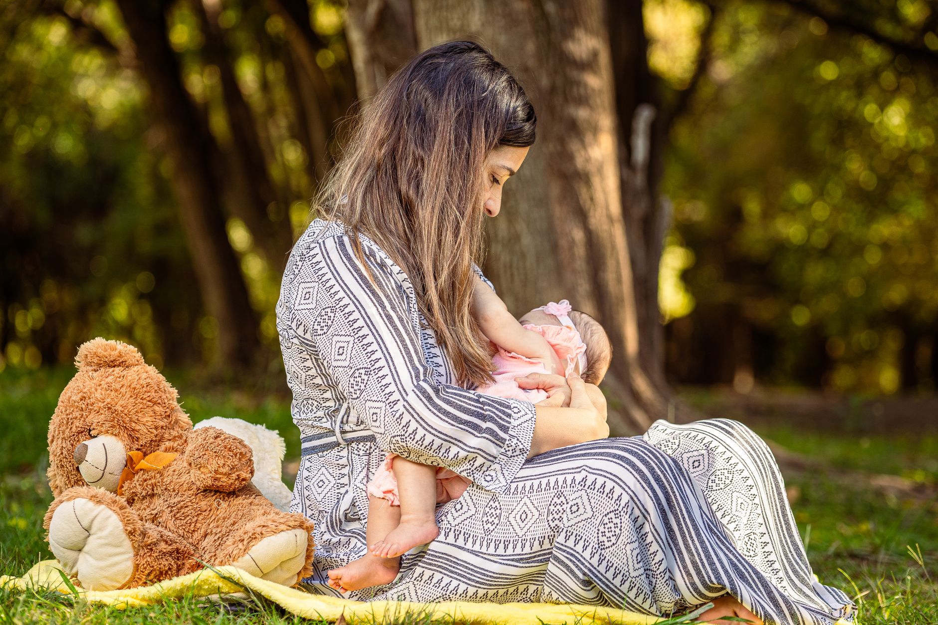 Best Breastfeeding Accessories 2026