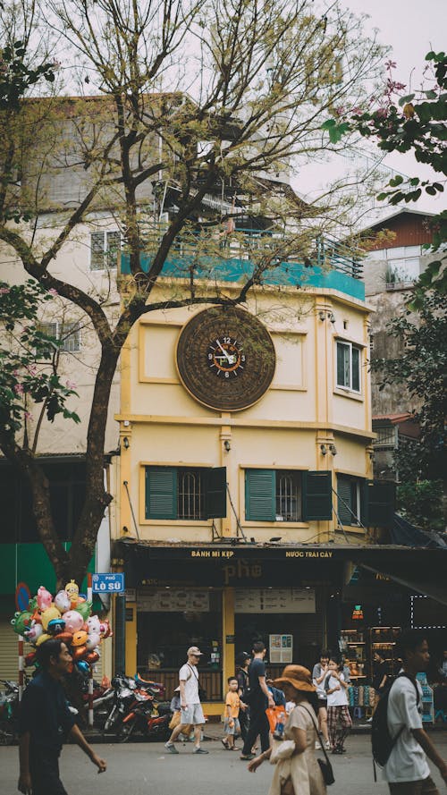 Photos gratuites de arbre, asie, bâtiment jaune