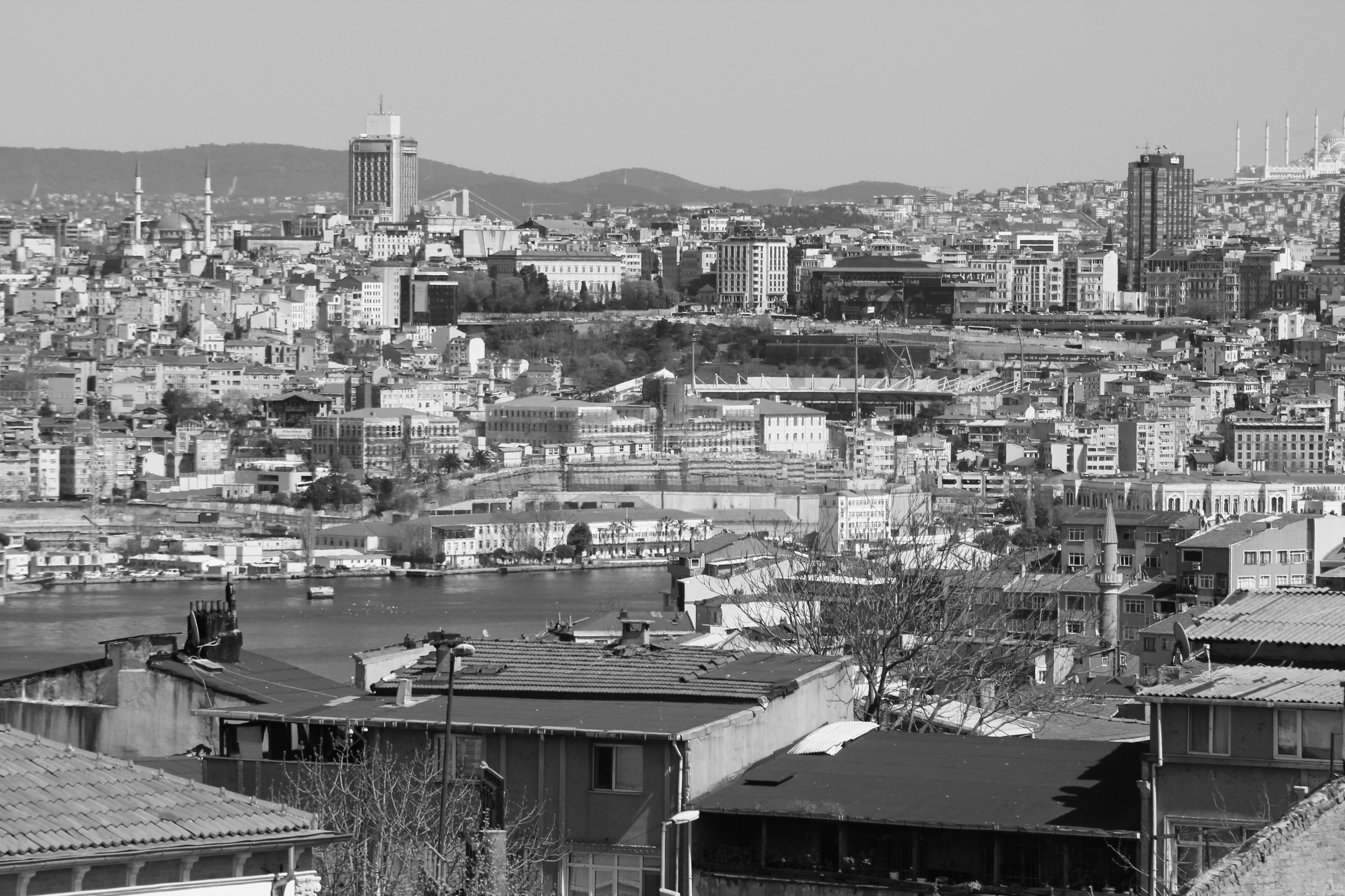 Türkiye’s population prefers Western lifestyle, survey shows — Photo by fotovegraf on Pexels