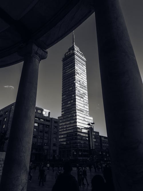 torre latinoamericana, 單色, 垂直拍攝 的 免費圖庫相片