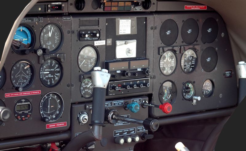GA aircraft in flight — the ALERT Act aviation bill mandates ADS-B In for all ADS-B Out-equipped civil aircraft by 2031