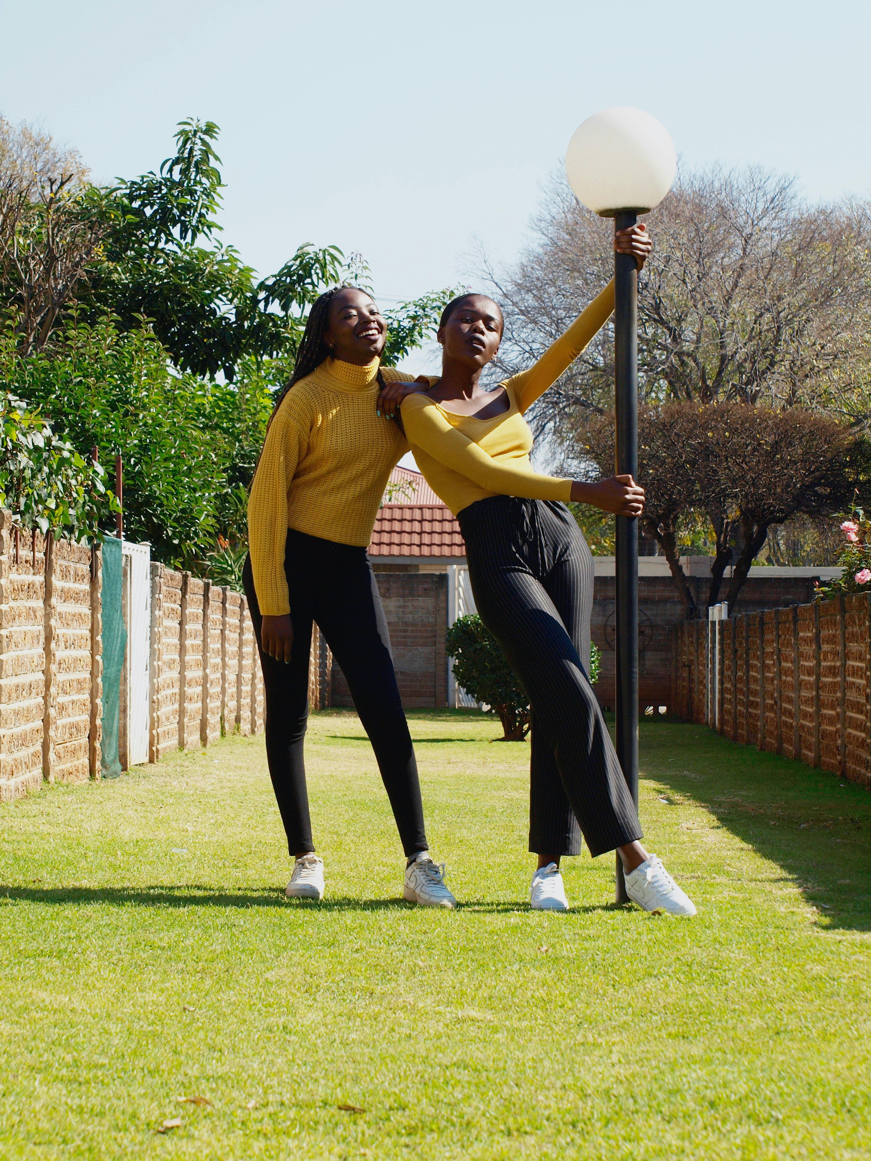 Gratis lagerfoto af afroamerikanske kvinder, afslapning, afslappet Lagerfoto