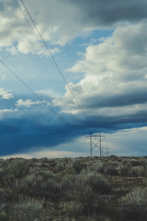 Fotobanka s bezplatnými fotkami na tému drôty, elektrická energia, elektrické vedenia