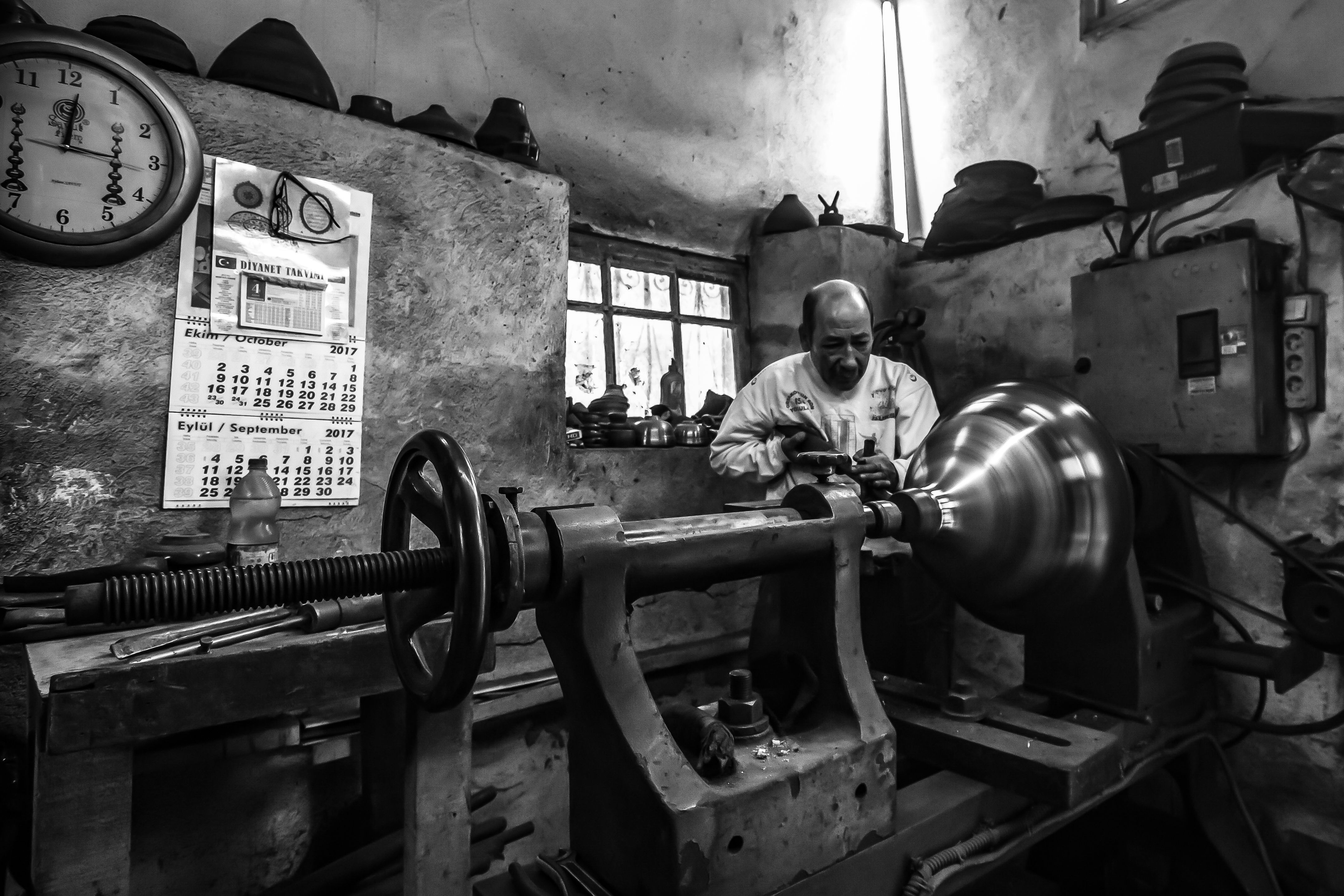 AI tools AI in manufacturing — Photo by Turgut Ka on Pexels