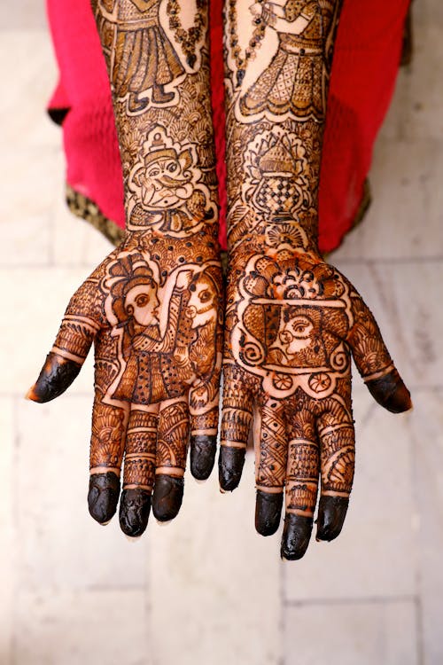Rich text in Google's SERP when searching for 'henna tattoo'