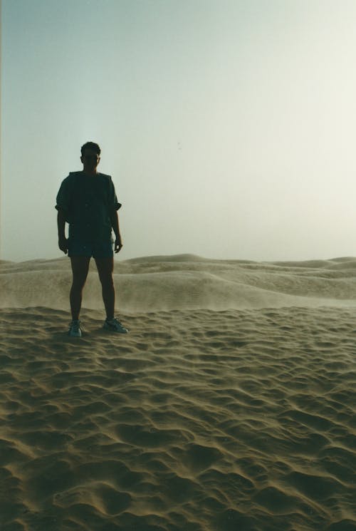 Δωρεάν στοκ φωτογραφιών με αμμοθίνες, άμμος, άνδρας