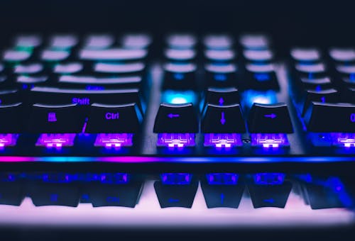 Gratis Foto Close Up Dari Keyboard Gaming Foto Stok
