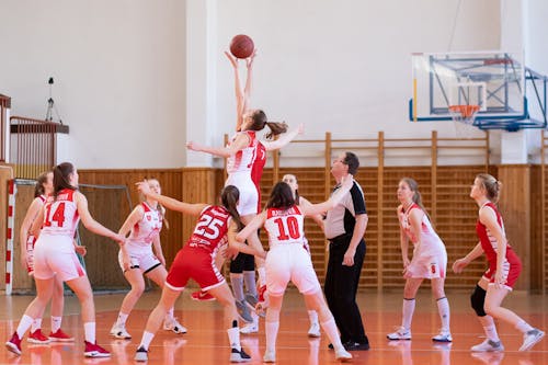 Mulheres Jogando Basquete