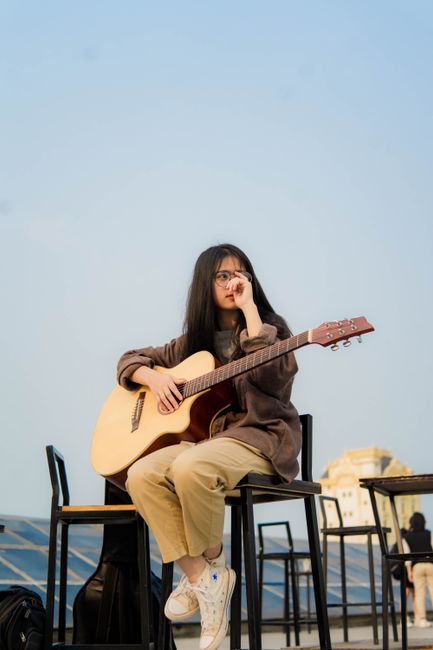 Evening Relaxation: Bia Hoi and Street Performances Evening Relaxation: Bia Hoi and Street Performances