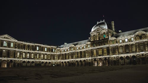 Immeuble De Grande Hauteur La Nuit