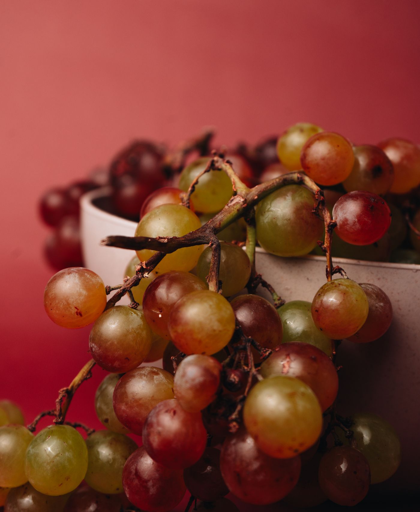Uvas reales en un cuenco