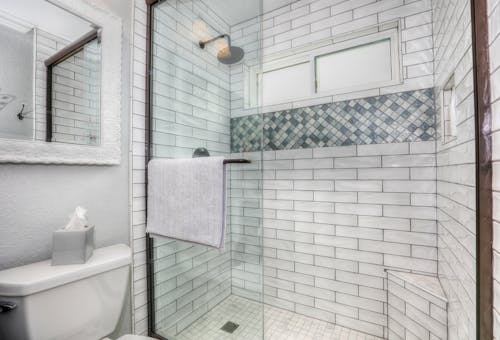 Бесплатное стоковое фото с белый, Ванная комната, душ