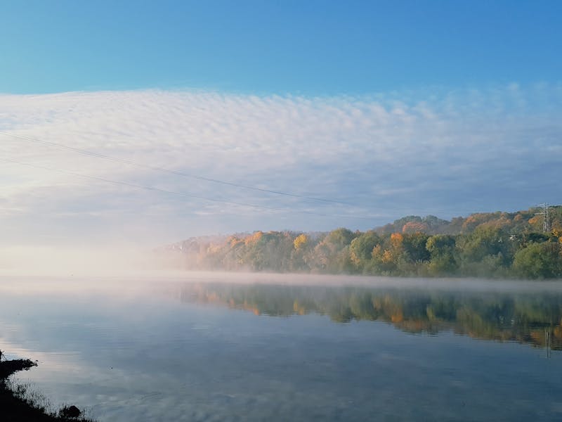Utilaje grele ancorate pe platformă