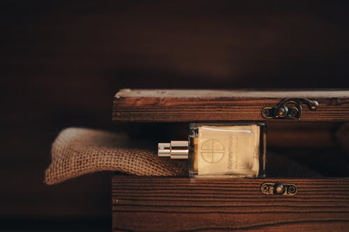 Základová fotografie zdarma na téma detail, dřevěná krabice, láhev