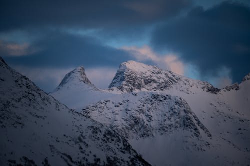 Бесплатное стоковое фото с вершины, горы, заснеженный