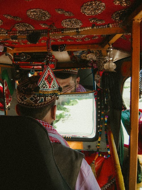 Photos gratuites de autobus, chauffeur, culture pakistanaise