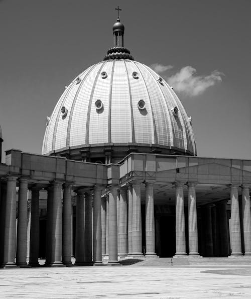 yamoussoukro côte d'ivoire B&W