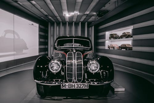 Fotografia Com Foco Seletivo De Carro Preto