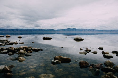 Darmowe zdjęcie z galerii z głaz, jezioro, krajobraz
