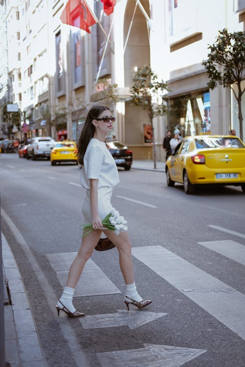 Fotos de stock gratuitas de calle, calles de la ciudad, caminando