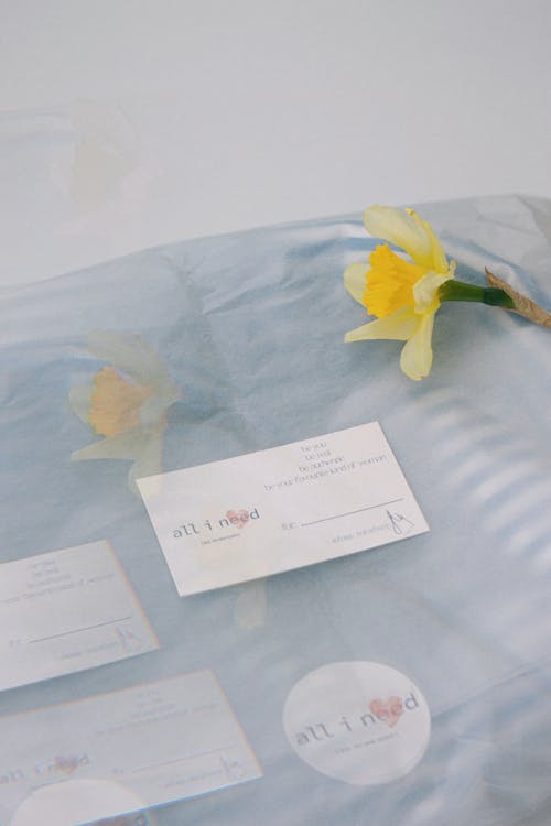 ambalaj, ambalaj kağıdı, çiçek içeren Ücretsiz stok fotoğraf