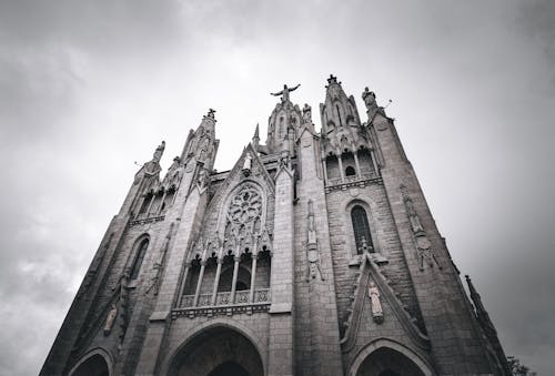 가톨릭, 건물 외관, 고딕 양식의 건축물의 무료 스톡 사진