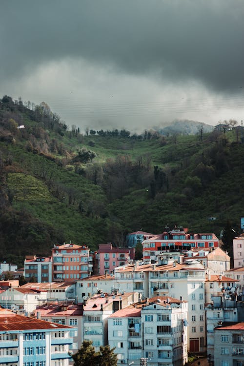垂直拍摄, 城鎮, 山丘 的 免费素材图片