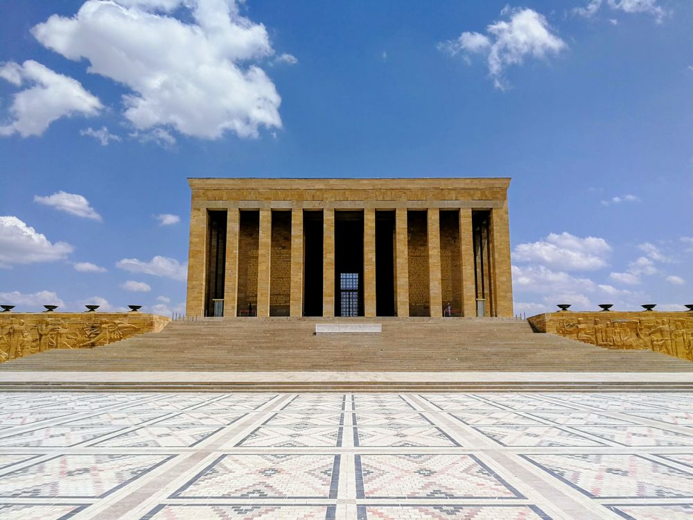 Patio y mausoleo de Anıtkabir en Ankara