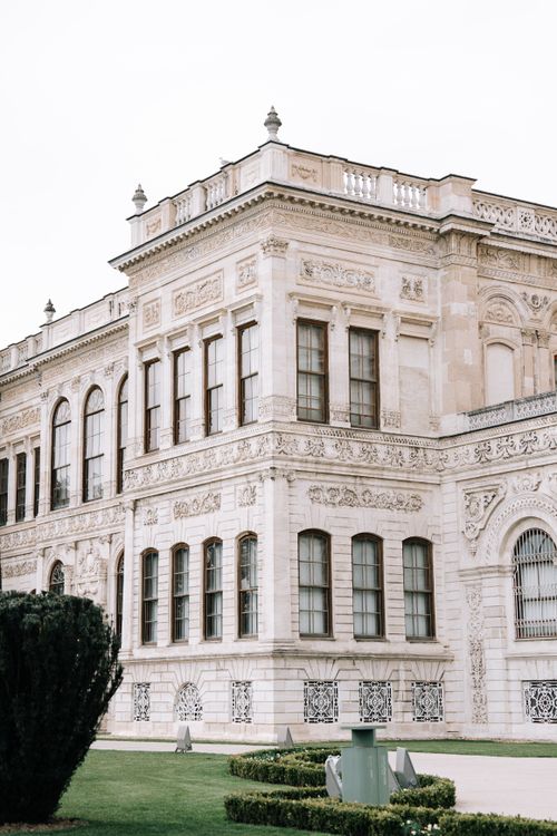 Free Detailed view of Dolmabahçe Palace's ornate facade in Istanbul, showcasing historic architectural elegance. Stock Photo