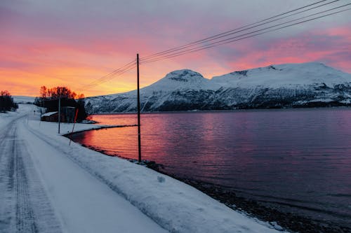 Gratis lagerfoto af aften, bjerge, bugt