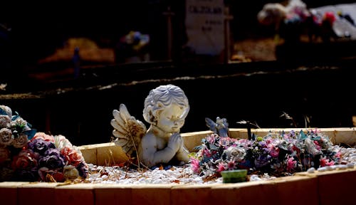 A CHILDS GRAVE
