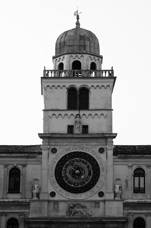 Torre Dell'orologio W Padwie