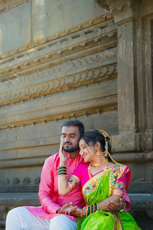 BEAUTIFUL COUPLE  IN INDIAN CLOTHING