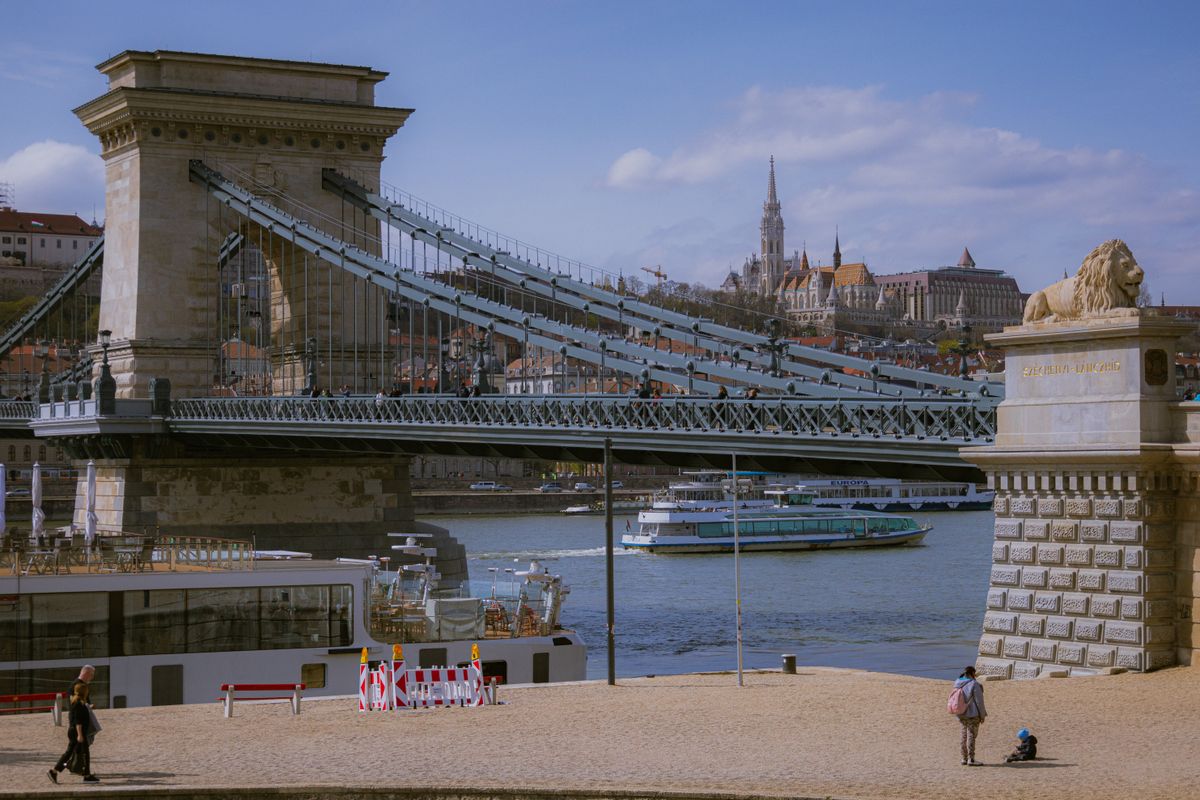 Budapest — Thermal baths and Danube views (5)