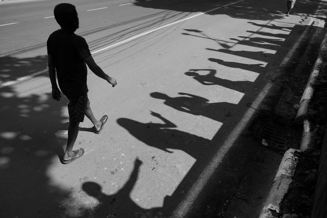 Shadow Model Walk Shadow walk street. · Free Stock Photo