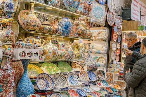 A store with many different types of pottery