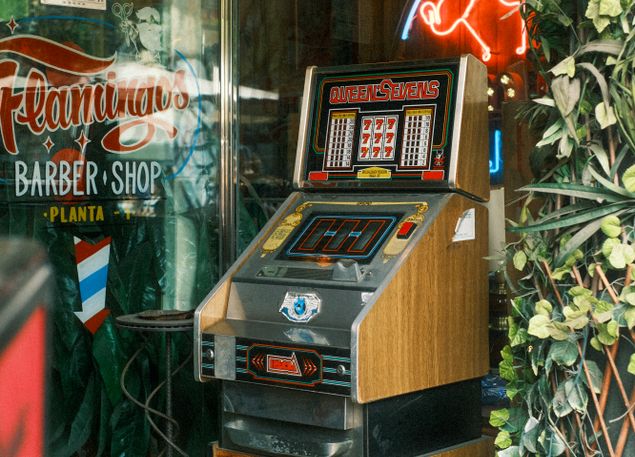 Online Casino: Spielautomaten und Live-Spiele im Überblick