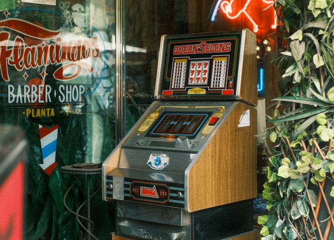 Online Casino: Spielautomaten und Live-Spiele im Überblick