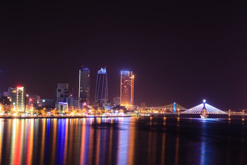 Kostenlos Stadtbild Während Der Nacht Stock-Foto