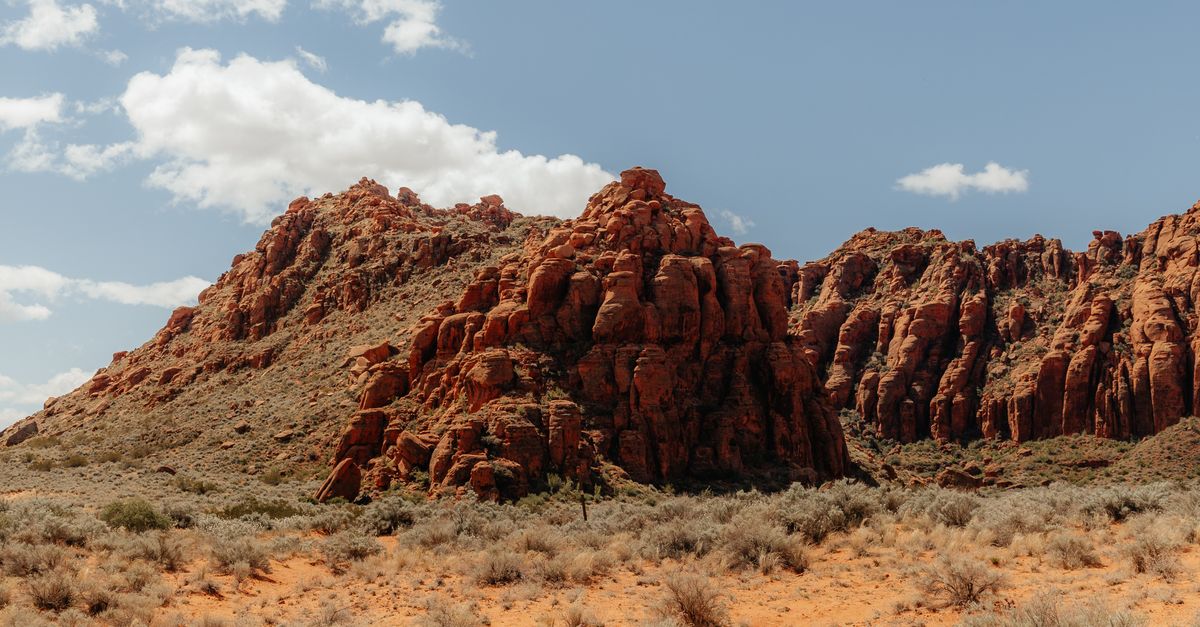 Desert And Rocks Desert and Rocks in Utah · Free Stock Photo