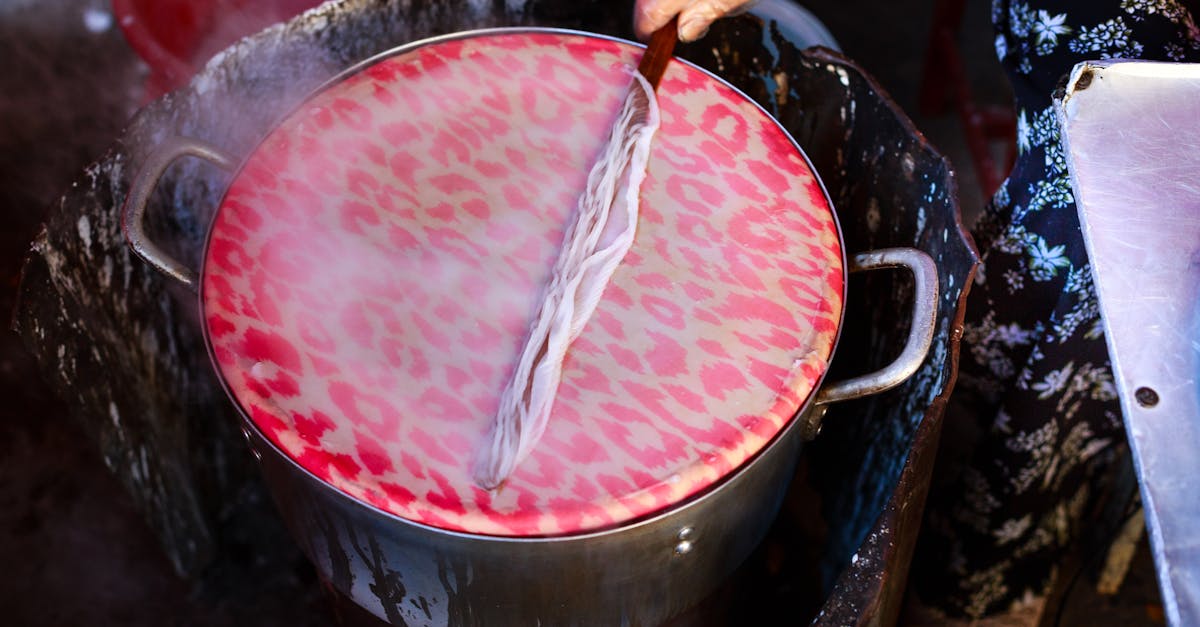 How to cook tamales in a pot