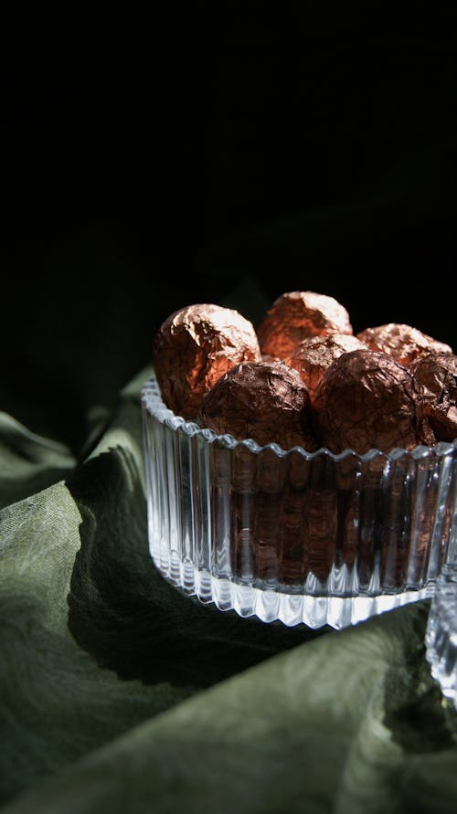 Kostenloses Stock Foto zu dessert, dunkel, glas