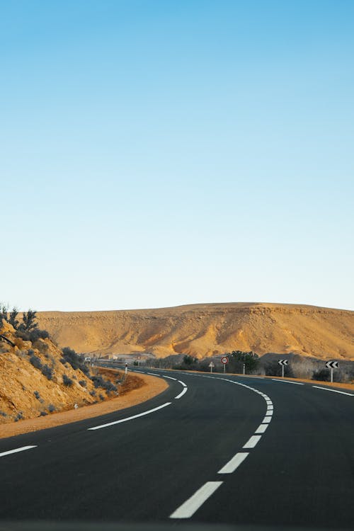 Immagine gratuita di asfalto, curva, deserto