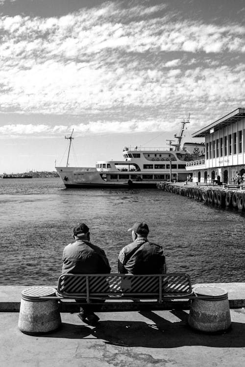 Balık tutmak, balıkçılar, bulutlar içeren Ücretsiz stok fotoğraf