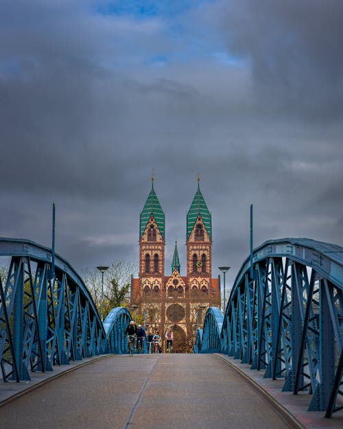 Darmowe zdjęcie z galerii z chmury, freiburg, katedra