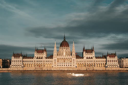 Foto stok gratis Budapest, danube, gedung pemerintah