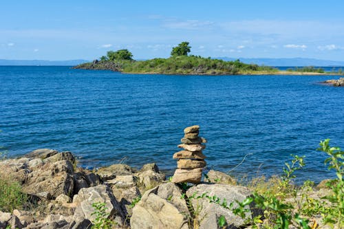 Foto profissional grátis de beira do lago, cênico, ilha